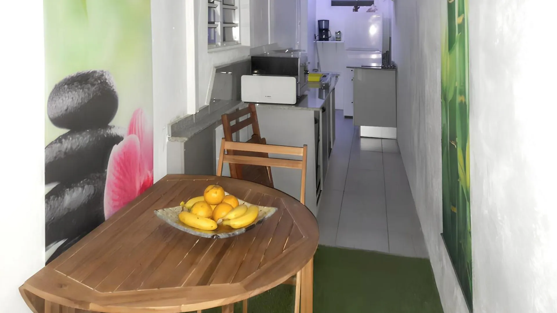 Appartement Charmant A Sainte Rose De 40 M² Avec Piscine